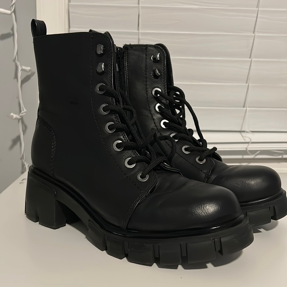 Mia Women’s Black Combat Boots - Picture 1 of 6
